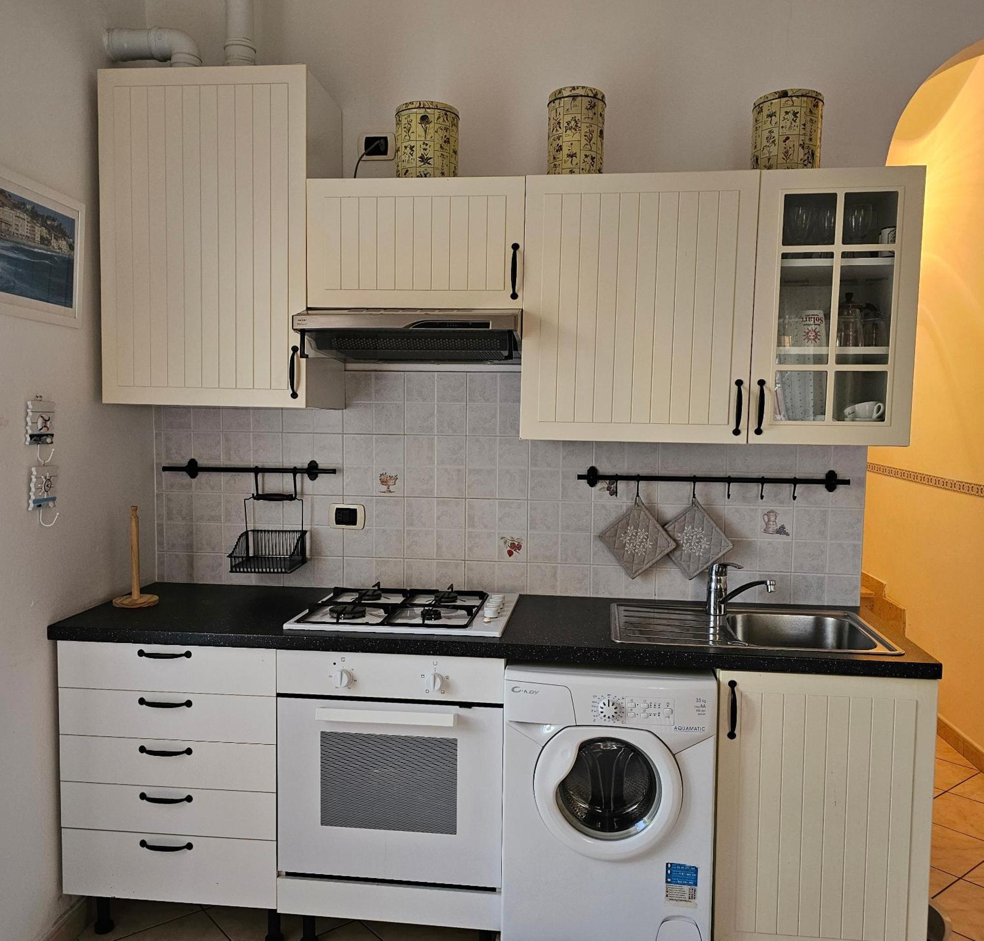 Casa Atena, Spaziosa, Romantica Con Idromassaggio Privato Varazze Exterior foto